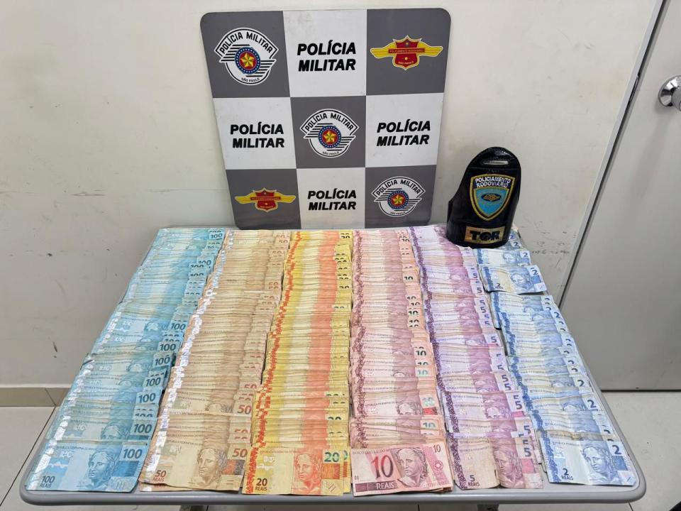Foto 2 de 3 — Motorista é detido pelo TOR com mais de R$ 50 mil na rodovia SP-255 em Araraquara